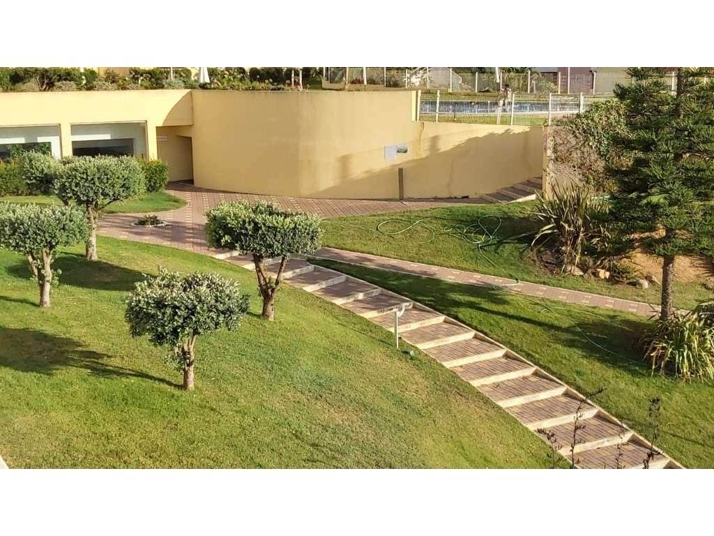 Vende-se T2 com ótima vista de mar-39