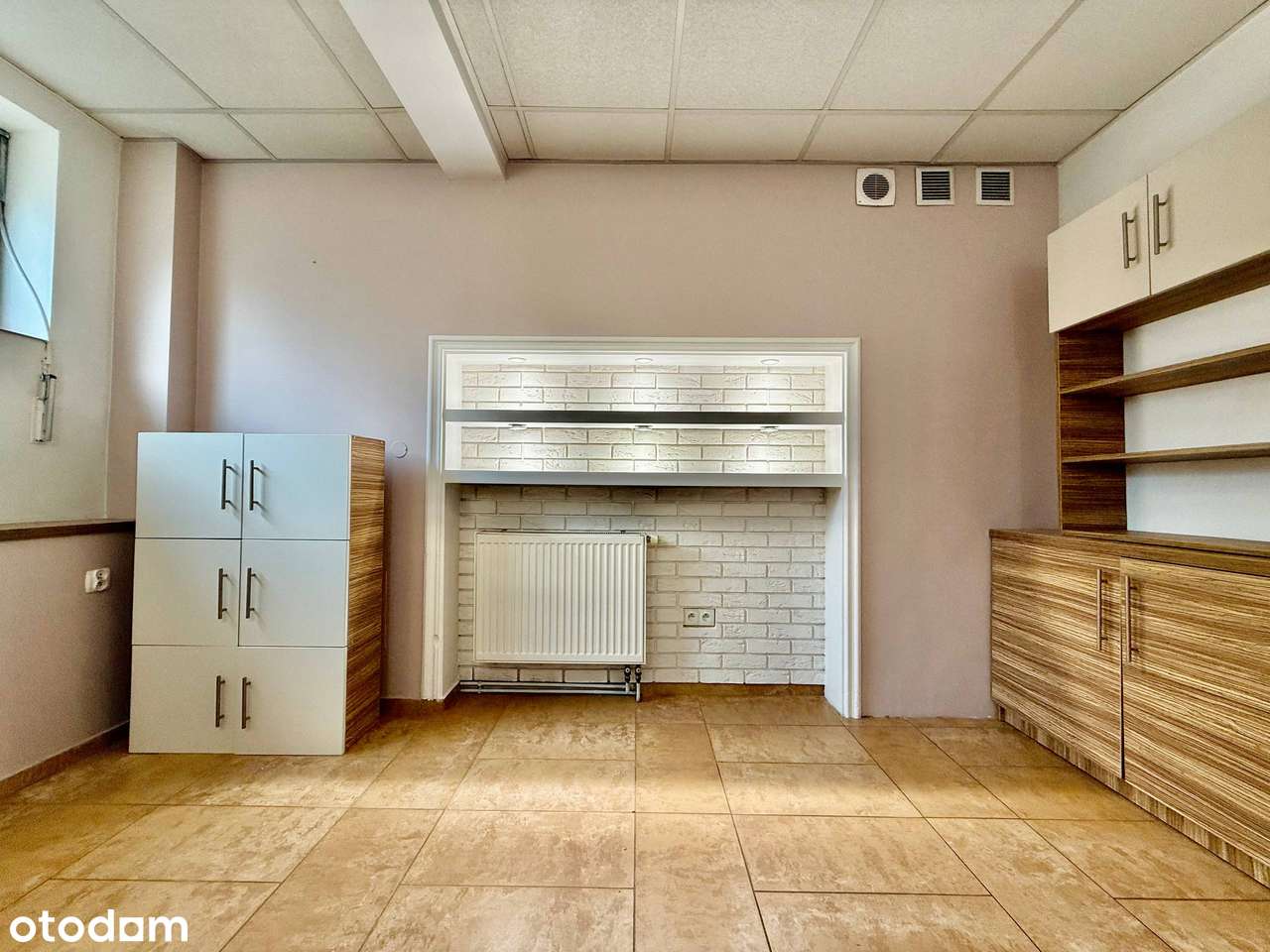 Na sprzedaż lokal użytkowy – Parking | Niski czynsz | Duża przestrzeń-15