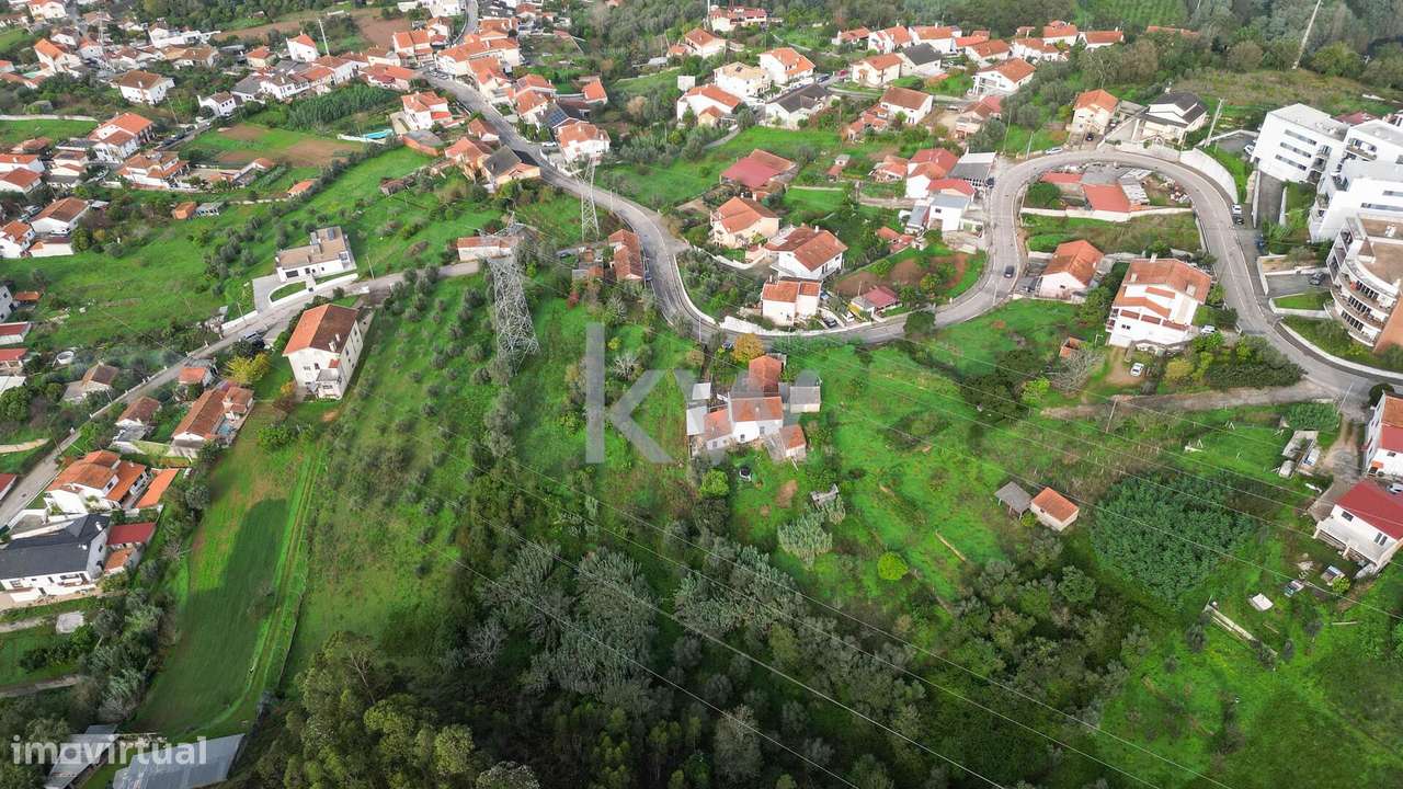 Moradia T3 com terreno localizada em Ceira - Grande imagem: 5/24