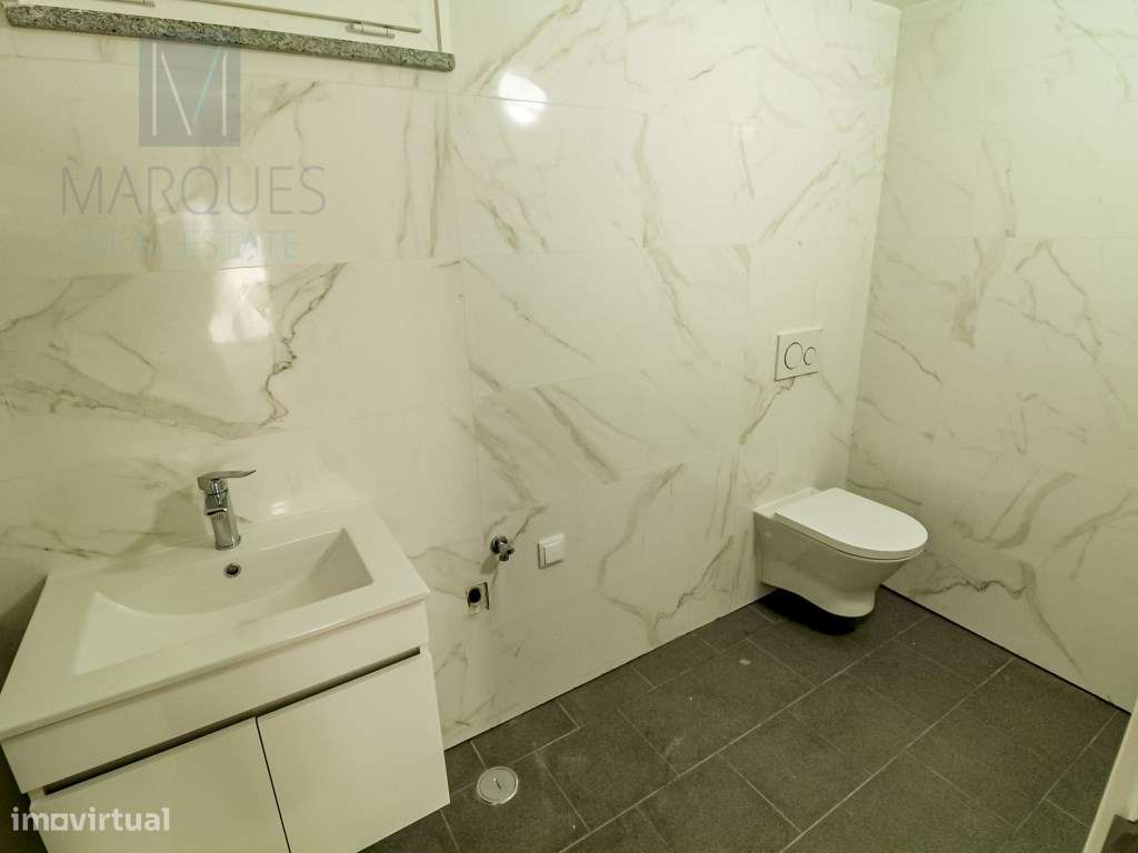 Moradia V2+2 com garagem em Vale de Milhaços - Corroios-30