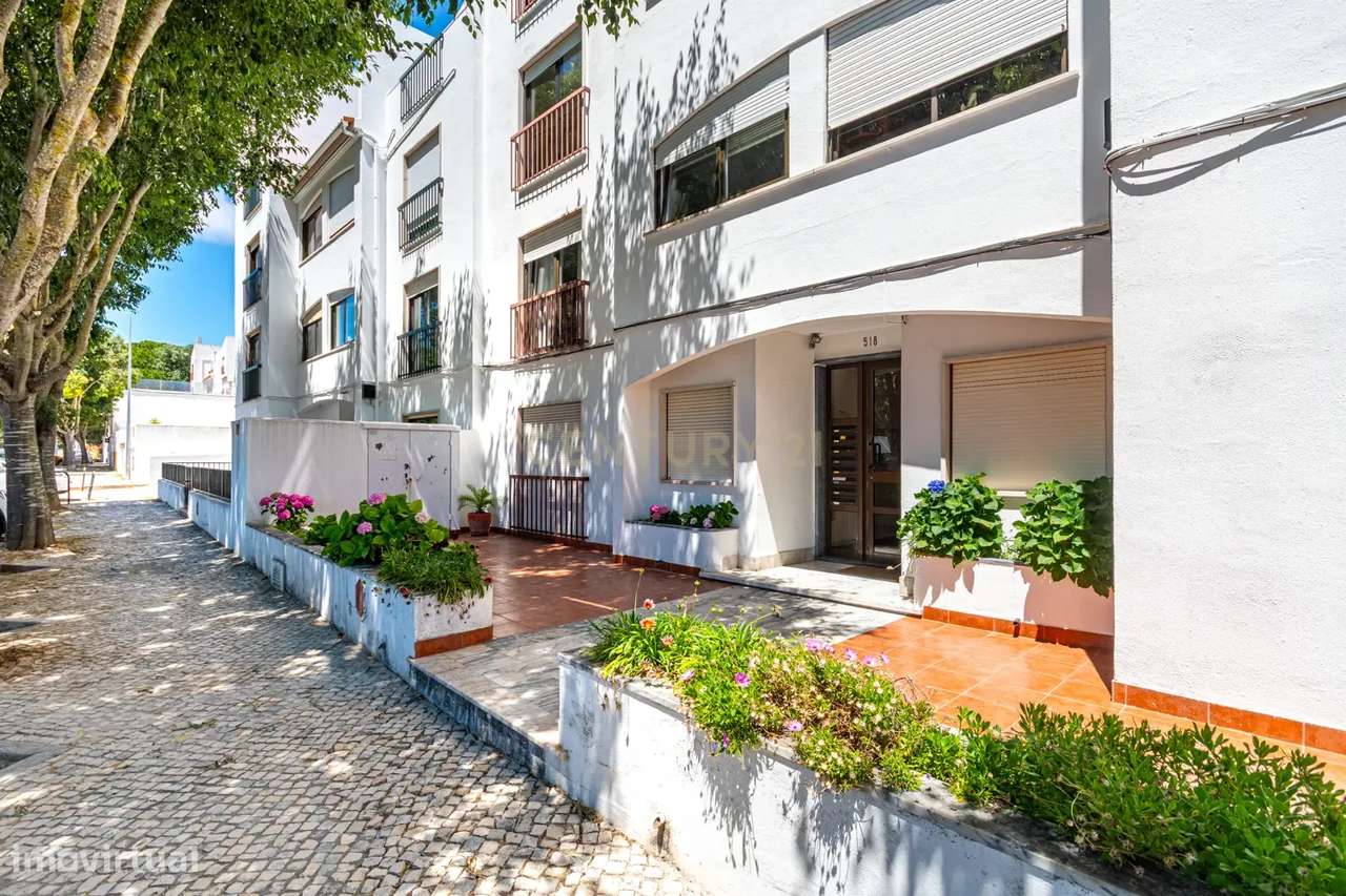 T3 Totalmente Renovado no Estoril – Conforto, Modernidade e Qualidade-28