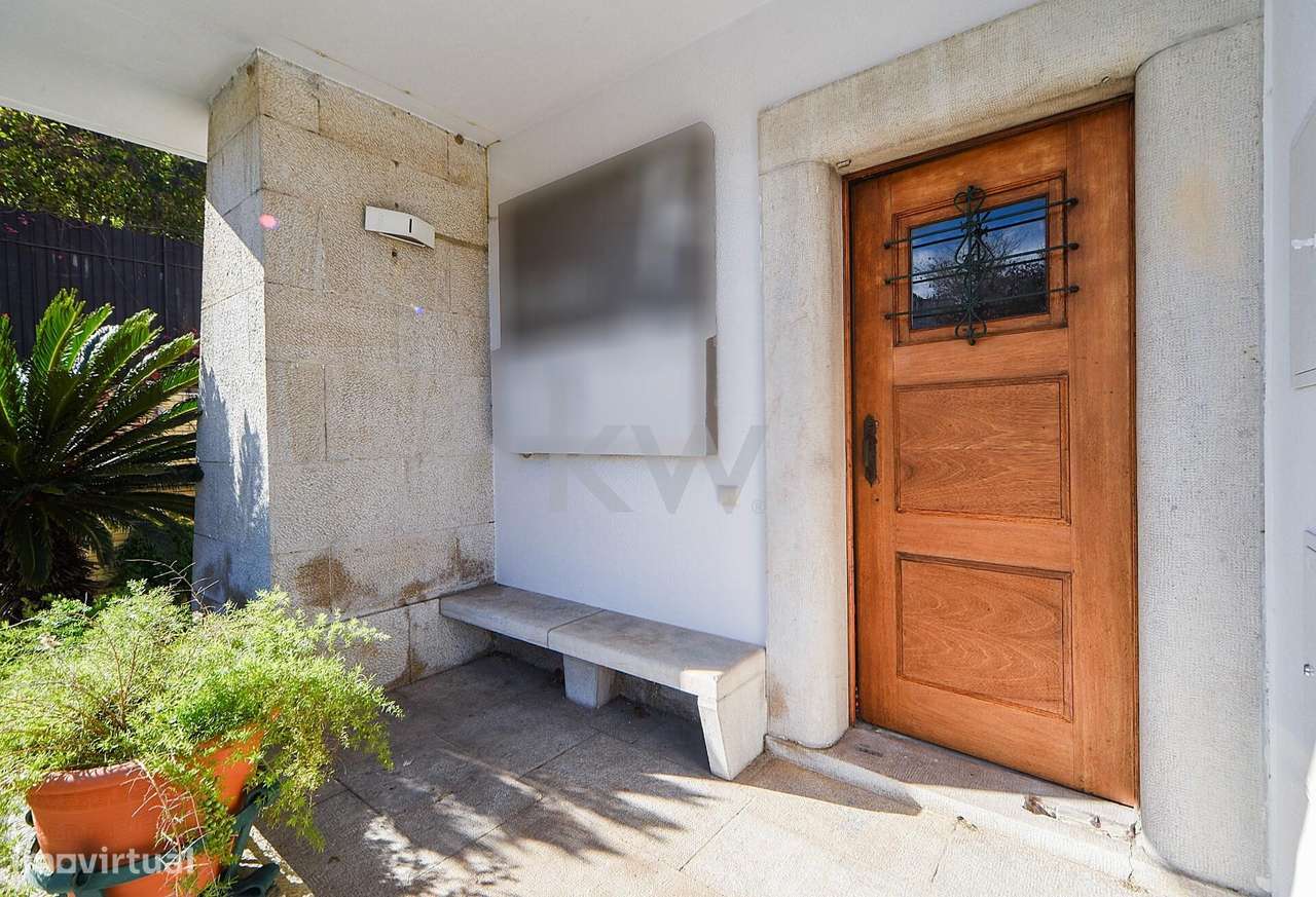 Moradia para Escritórios Na Avenida Gago Coutinho - Grande imagem: 5/41