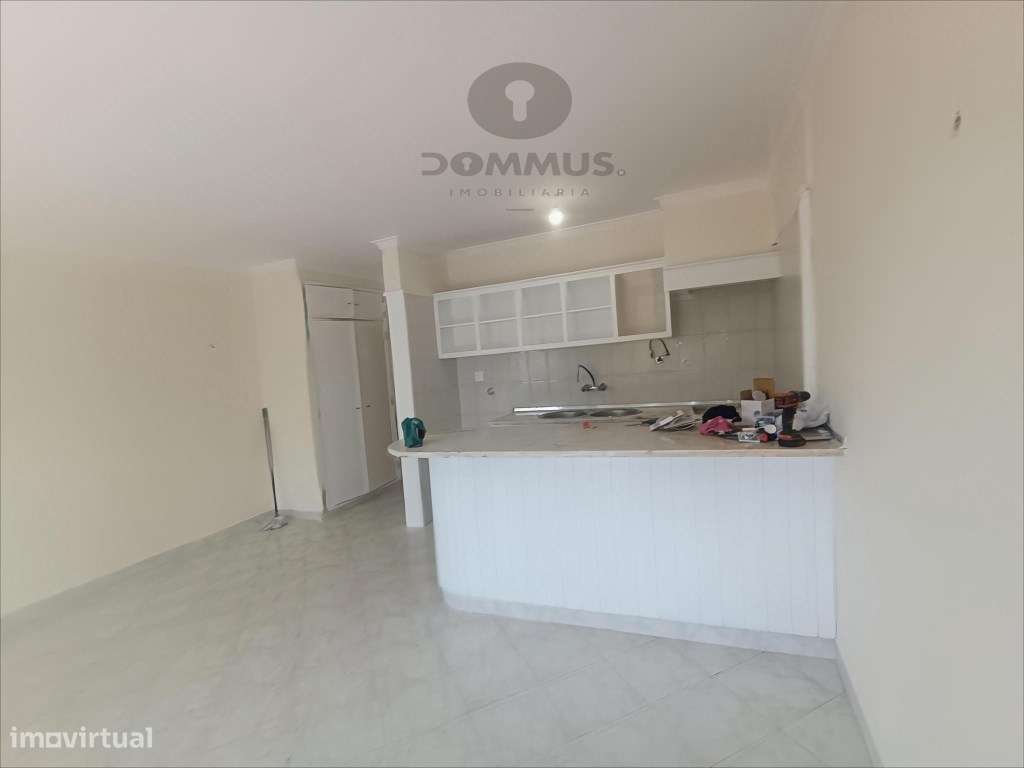 Apartamento T1 no Magoito com Vista Mar e Parqueamento - Grande imagem: 5/15