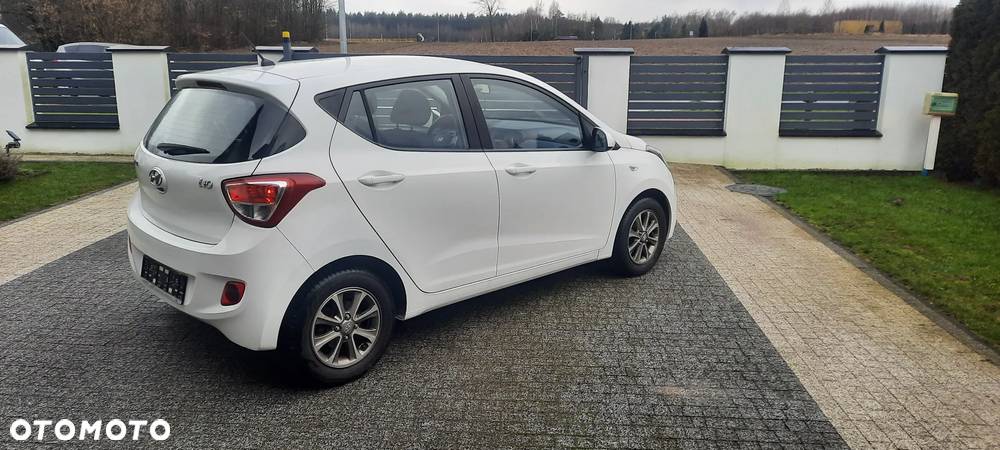 Hyundai i10 1.0 Fifa World Cup Edition - 20