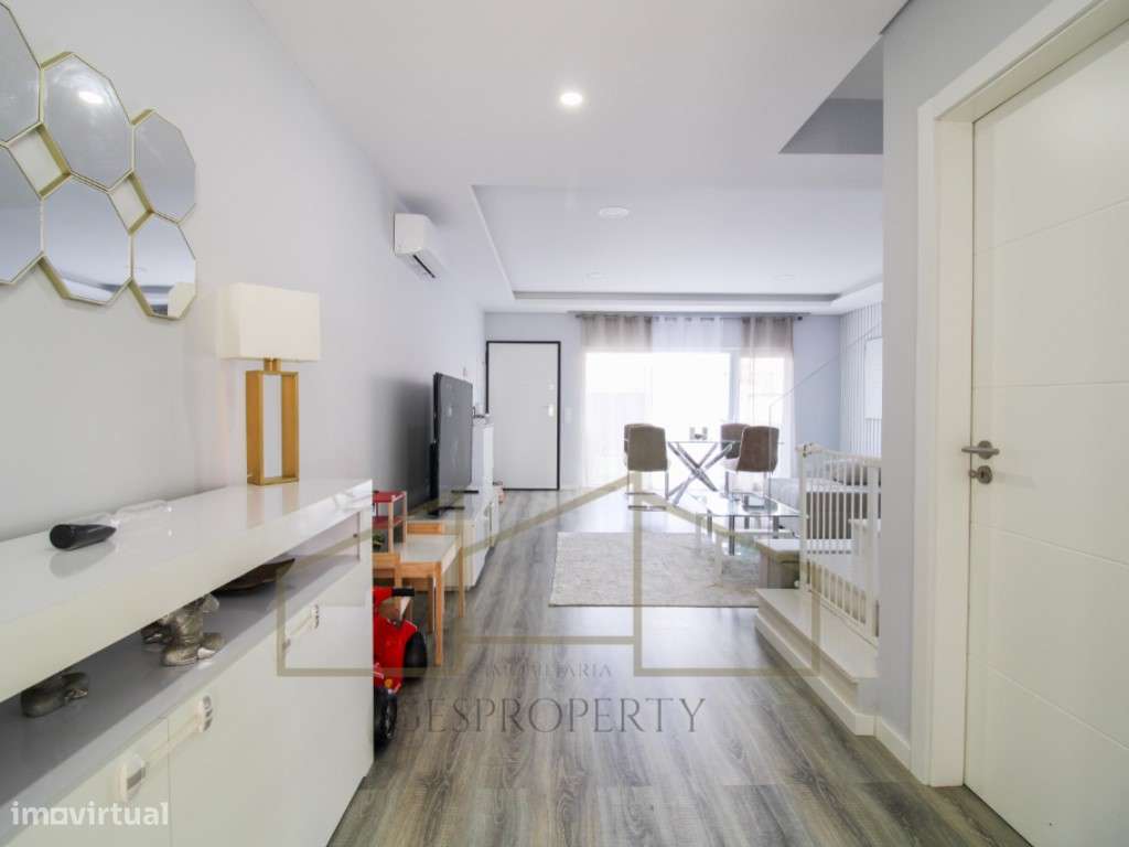 Moradia T3 nos Redondos, em Fernão Ferro-18