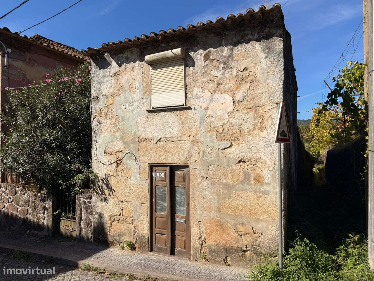 Moradia para restauro centro de vila verde-0