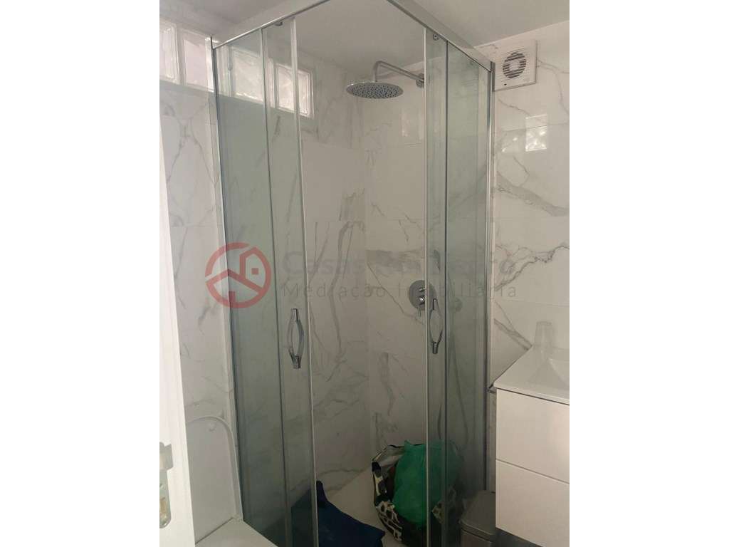 Moradia T3 Remodelada, em Lisboa - Grande imagem: 5/12