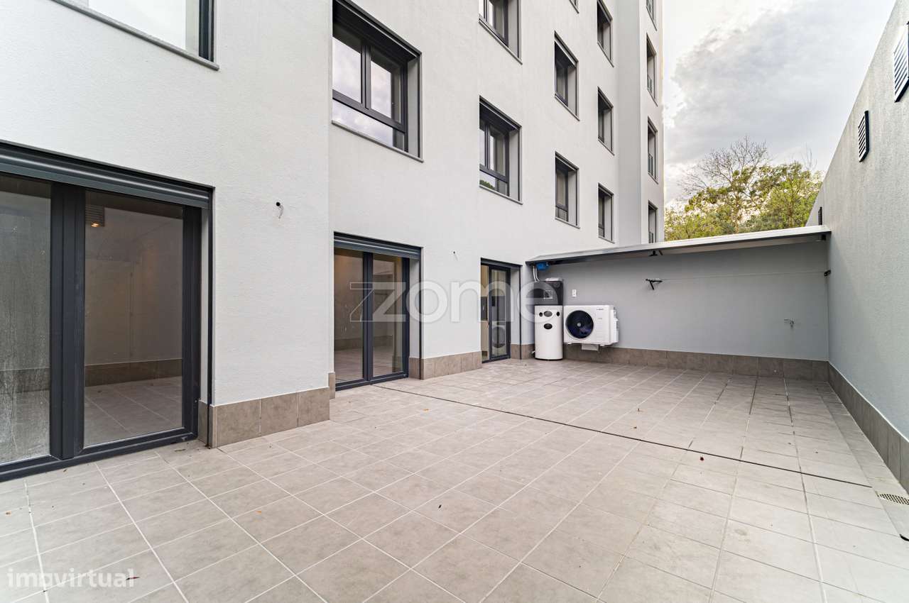 FABULOSO T2 COM TERRAÇO DE 127m, VARANDA E GARAGEM PARA 2 CARROS-8