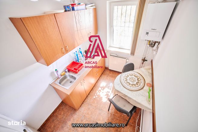 Apartament de vanzare cu 4 camere, 85 mp- B-dul Victoriei!-12