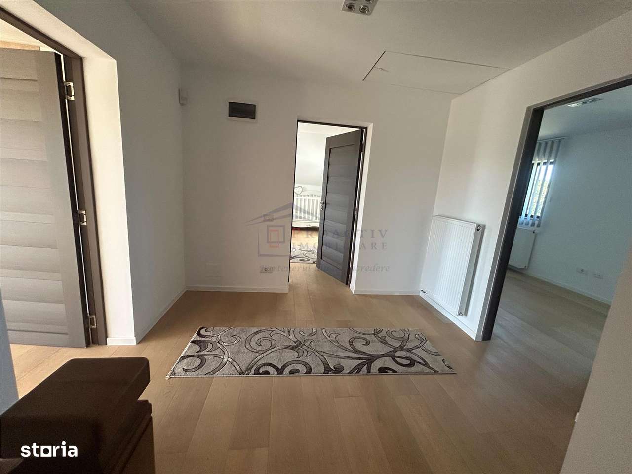 Casa 220 mp | 4 dormitoare | 10-30 ari teren | Patrauti  C-5908-12