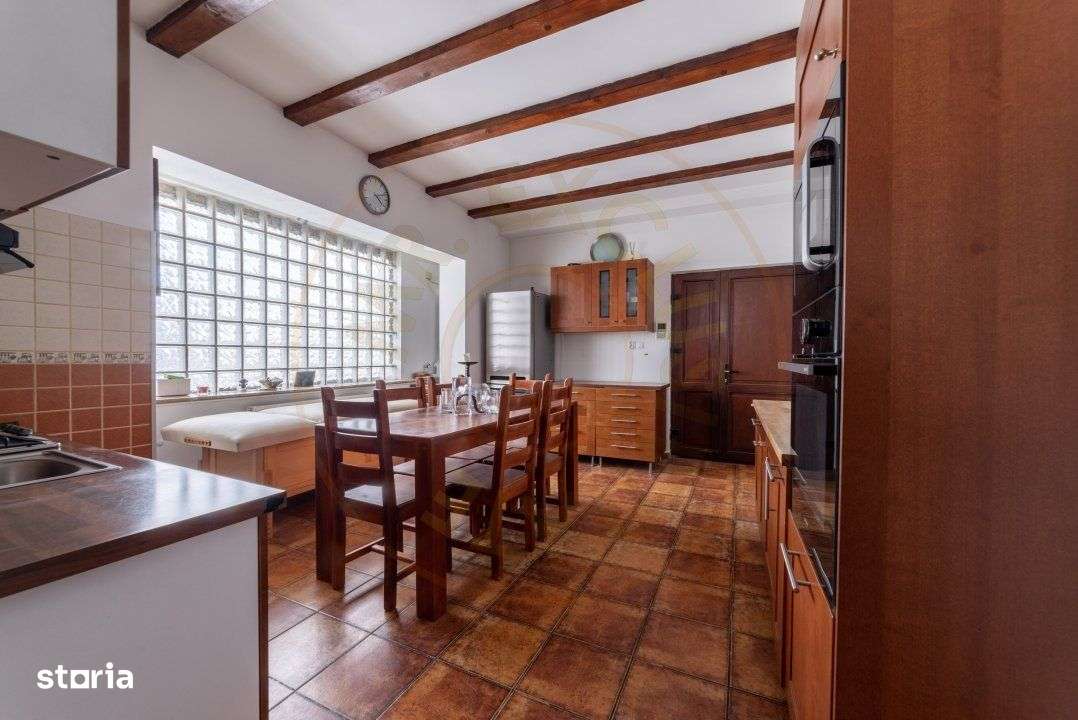 Casa P+3E+M cu spatiu comercial - ultracentral Pitesti - Imagine principală: 4/19