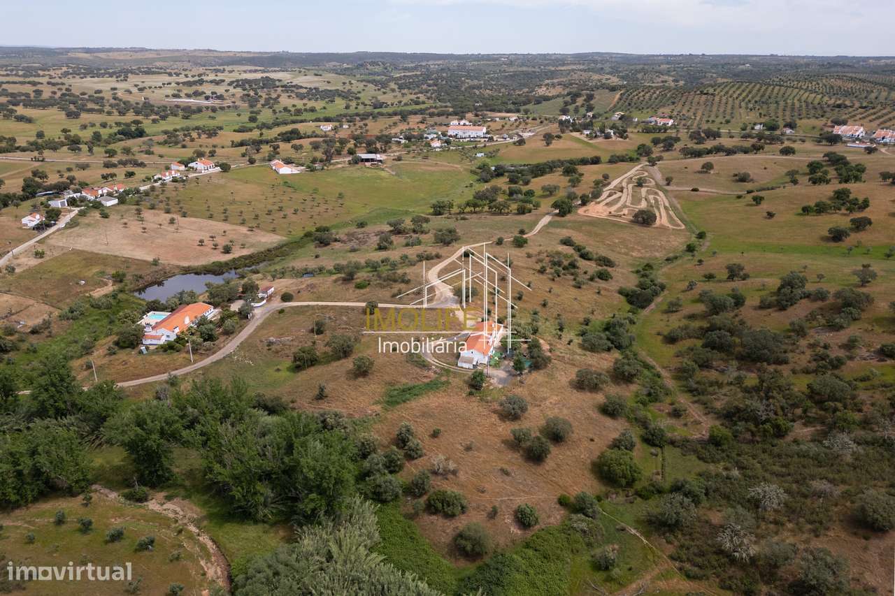 Monte das Parreiras com 2ha em Malarranha-13