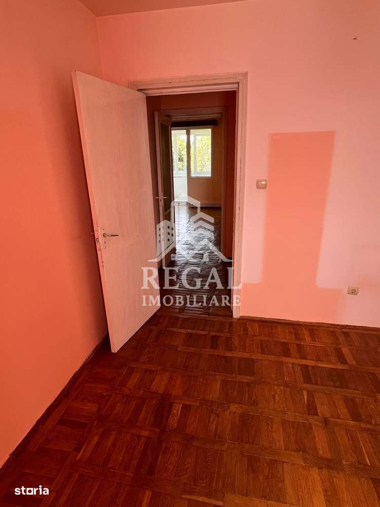 Apartament 3 camere – Ultracentral, vedere spre pietonală și Parc - Imagine principală: 3/10