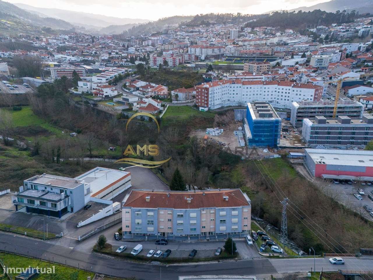 APARTAMENTO T3 COM TRÊS FRENTES E GARAGEM A 5 min a pé do Centro de-16