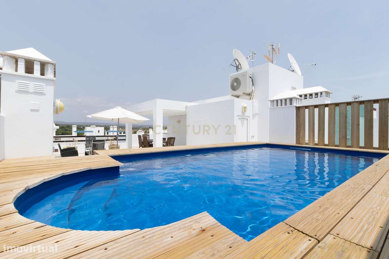 Apartamento T3 com Rooftop, Piscina Privada & Licença AL Transmissível - Grande imagem: 3/25