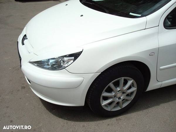 Pleoape Peugeot 307 pentru faruri - 2