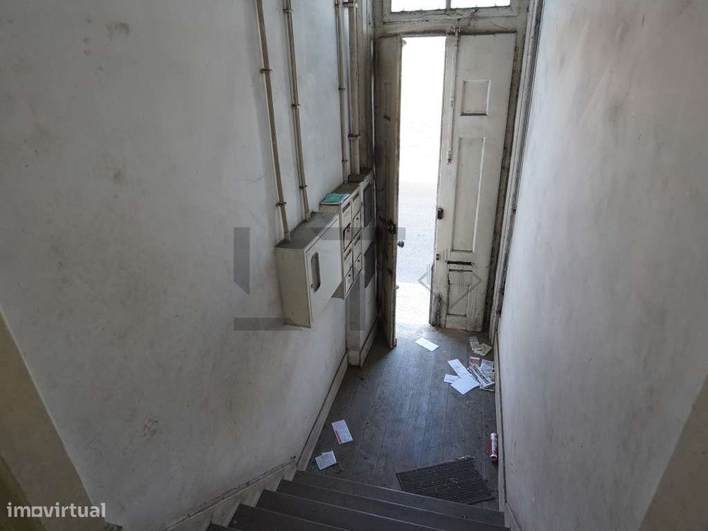 Prédio com 6 Apartamentos para Reabilitação em Marvila, Lisboa-16