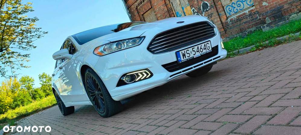 Ford Fusion 2.0 EcoBoost Titanium - 4