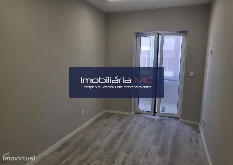 Apartamento T2 Remodelado junto a Loja do Cidadão do Porto-20