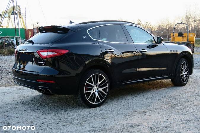 Maserati Levante S - 13