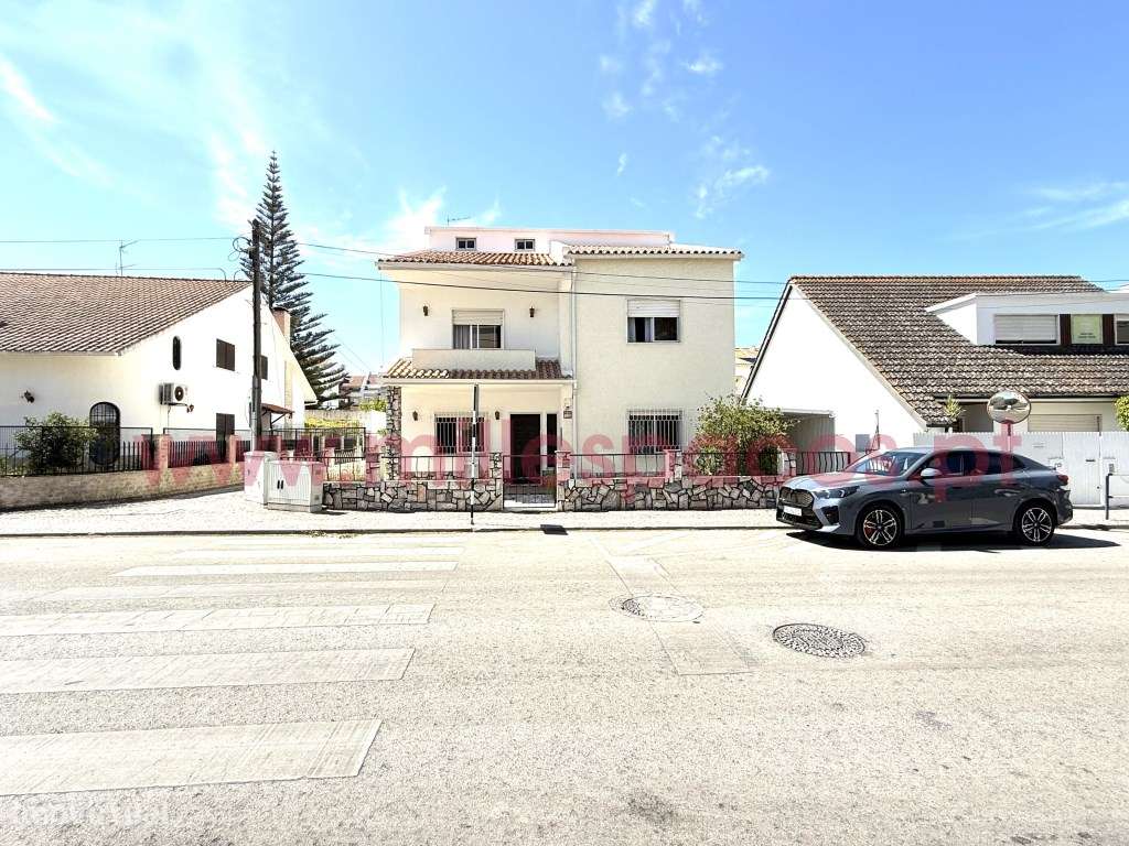 Moradia V6 com Garagem Centro da Cidade-51