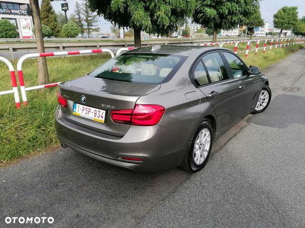 BMW Seria 3 318d xDrive Luxury Line - 12