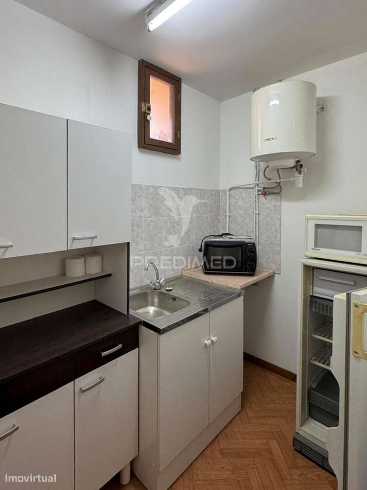 Moradia Em Canidelo Com Cinco Casas Independentes