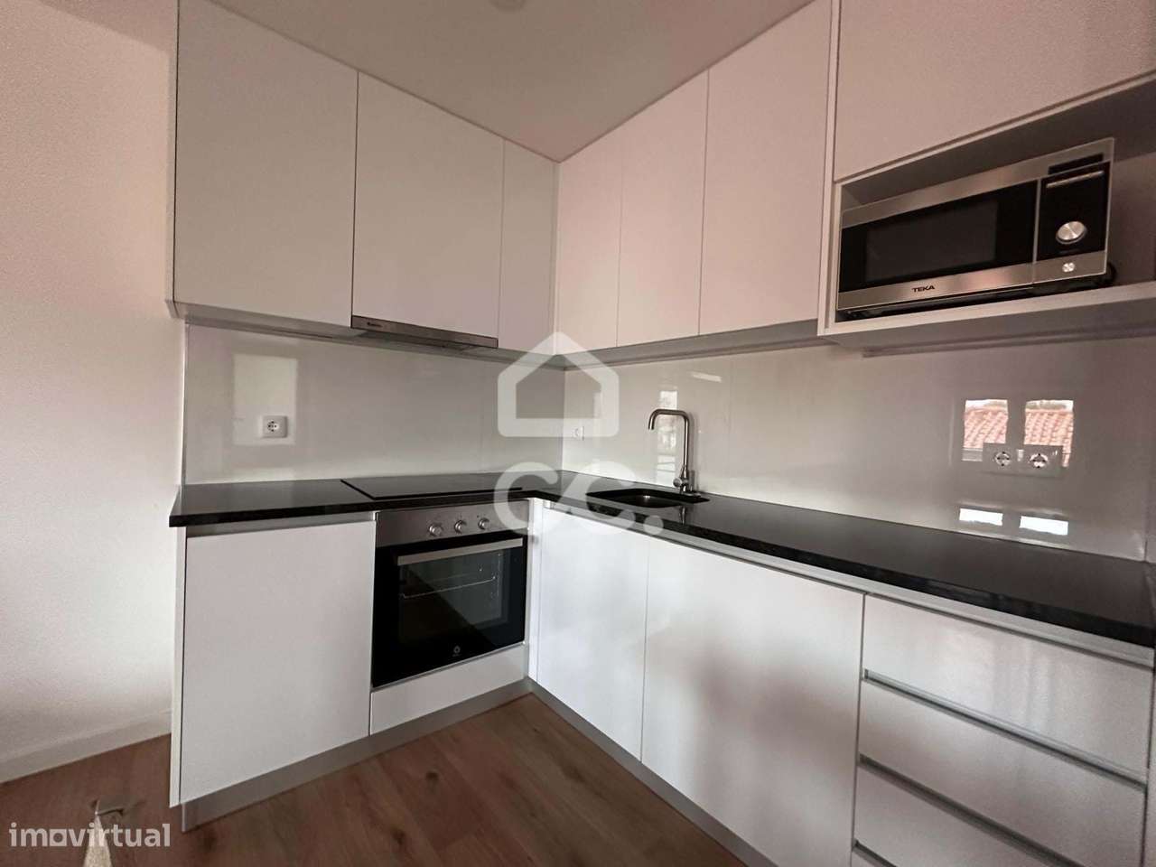 Excelente Apartamento T1 com varanda no centro de Chaves - Grande imagem: 3/16