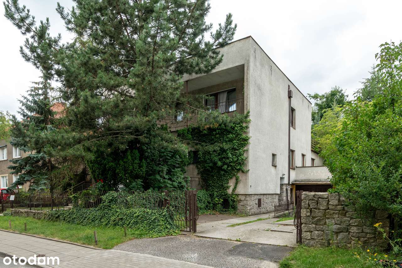 Dom 2 rodzinny z miejscem na działalność.-1