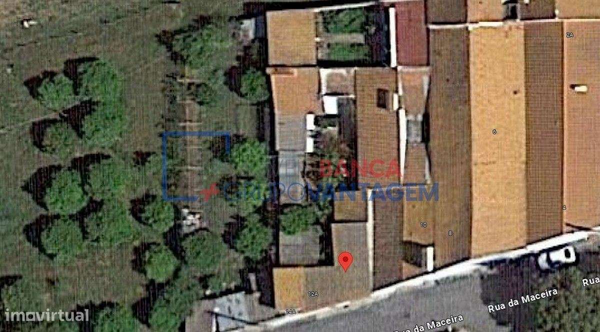 Moradia T2, de rés de chão, destinada a habitação, junto à Escola P... - Grande imagem: 4/6