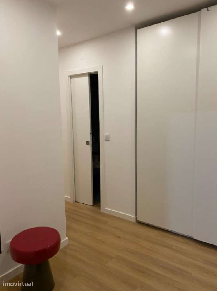 Quarto - localizado em Benfica Lisbon - Grande imagem: 2/7