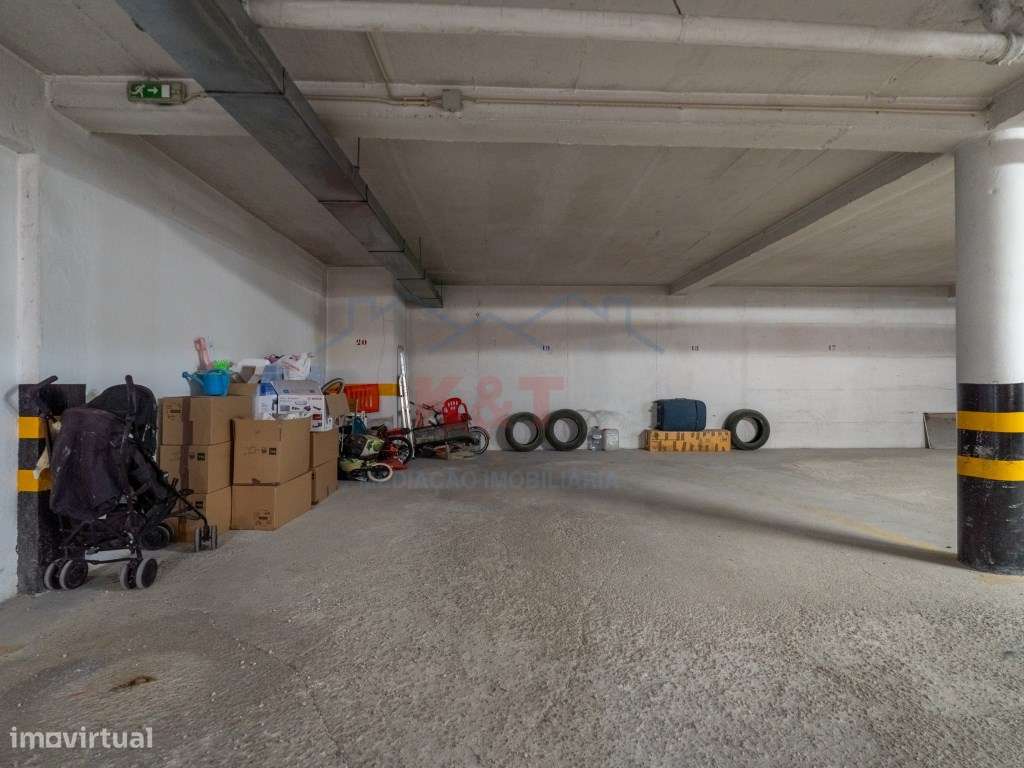 Apartamento T3 boas varandas com 2 lugares de garagem, bastante cen...-26