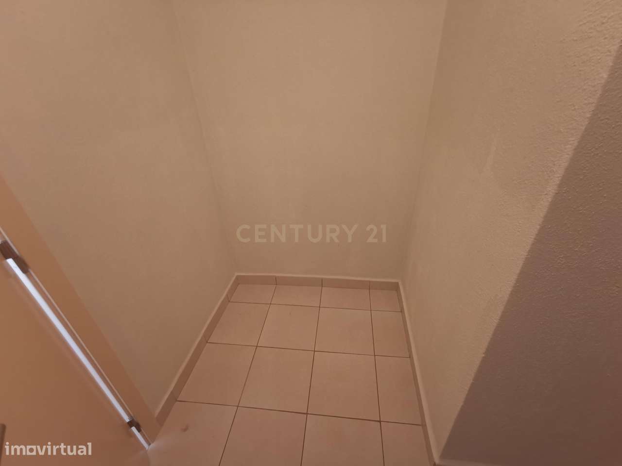 Apartamento T1 R/C com quintal - Charneca da Caparica-6