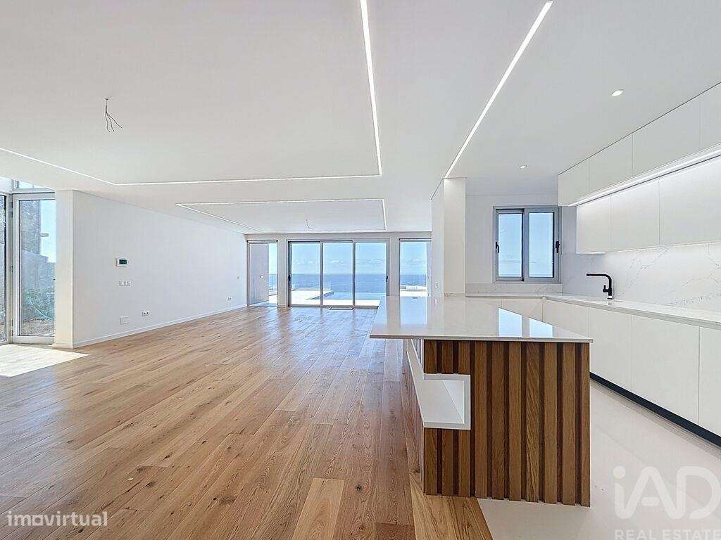 Casa / Villa T3 em São Martinho - Grande imagem: 4/35