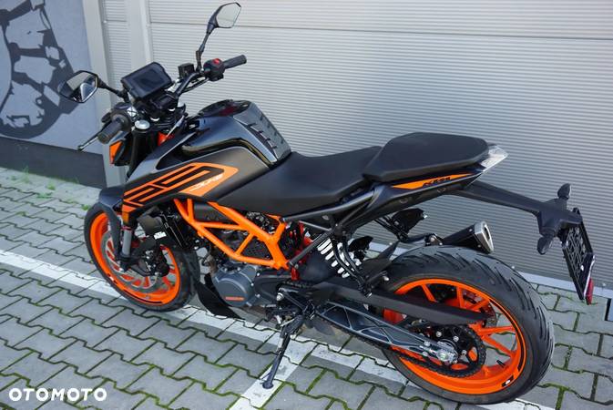 KTM Duke - 13