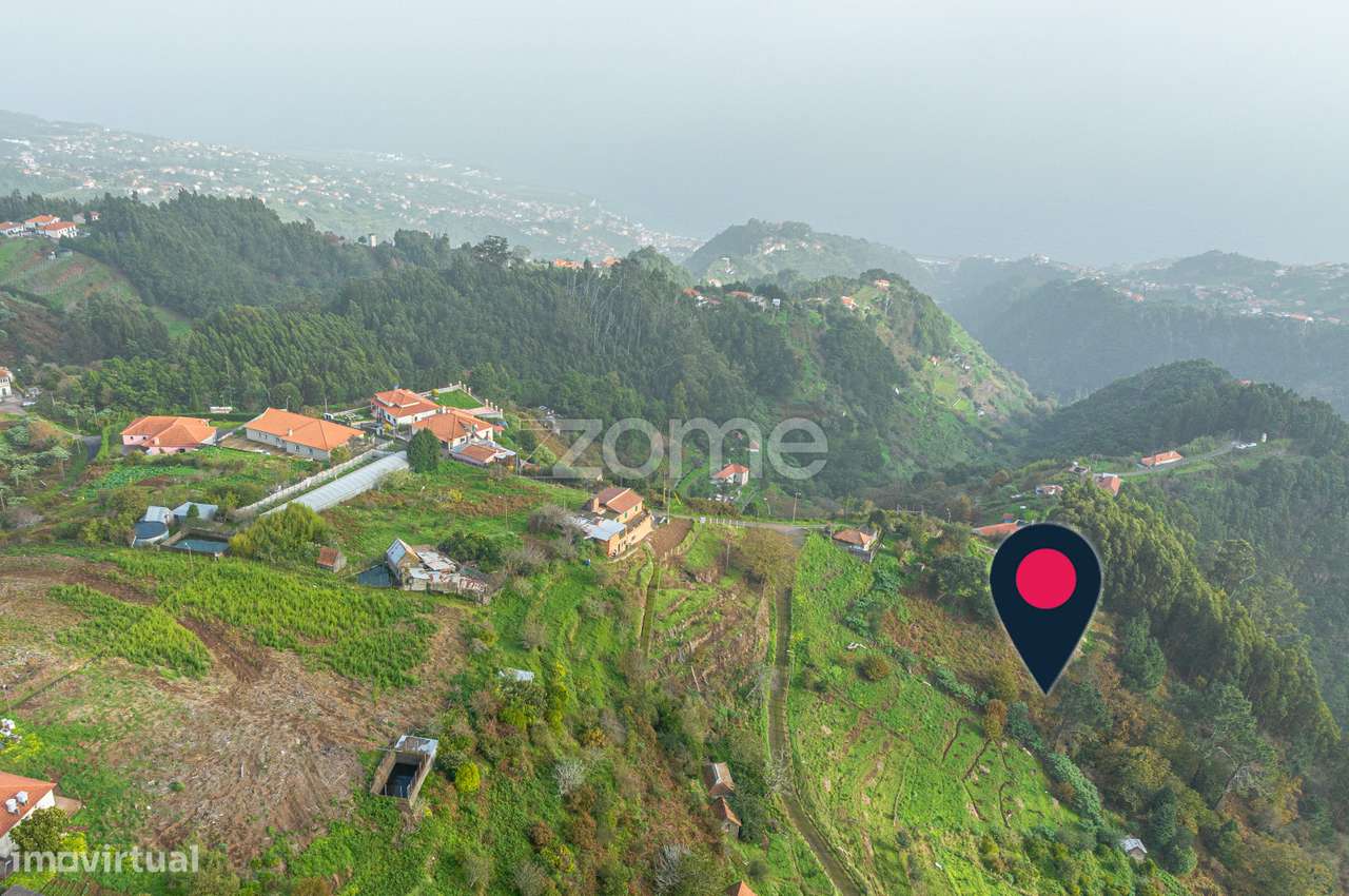 Moradia para recuperar com 2.600 m² de terreno em Santa Cruz-8