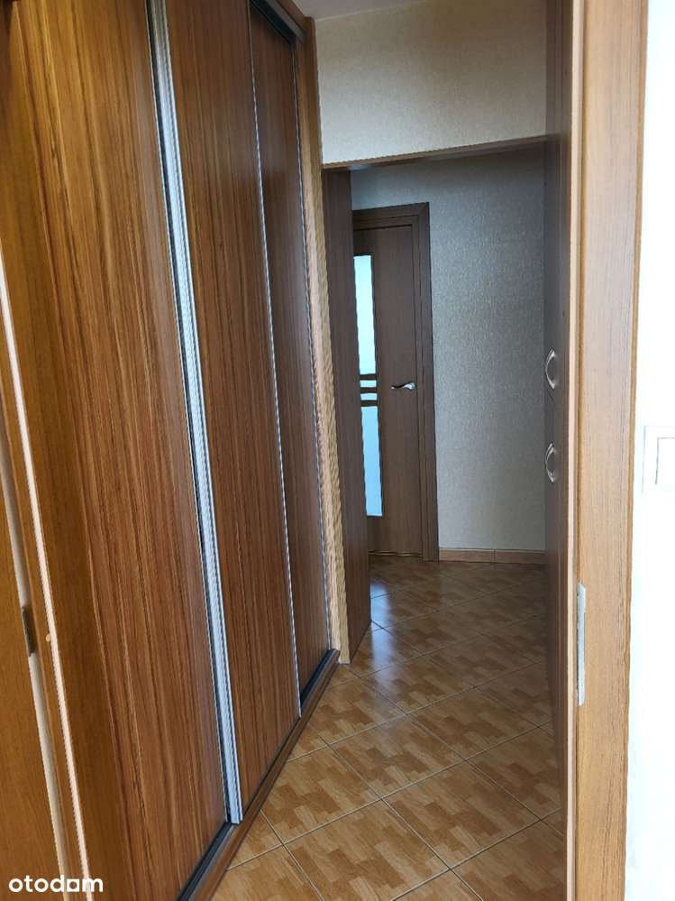 2 pokoje , kuchnia z jadalnią . Odświeżyć i zamieszkać  !  OKAZJA .-9