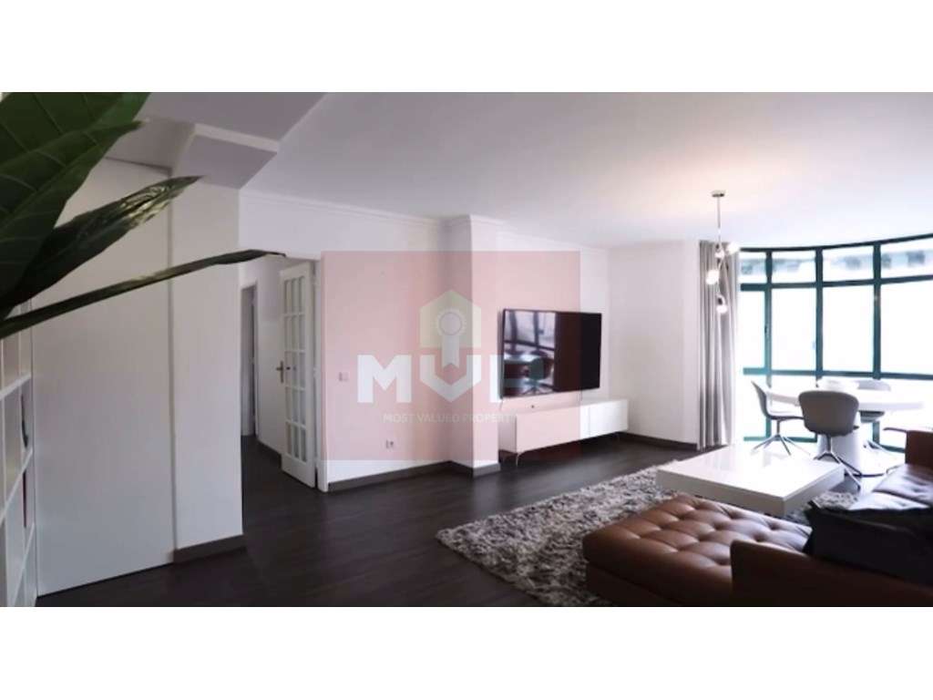 T3 renovado próximo do mercado de Faro - Grande imagem: 2/20