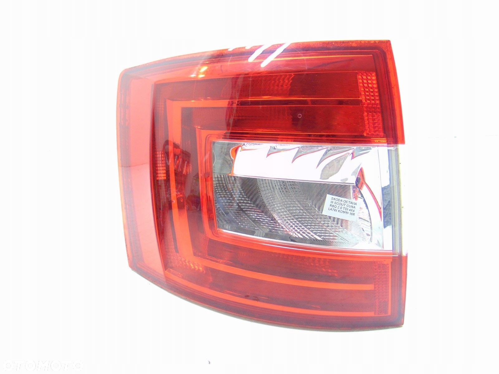 LAMPA LEWY TYŁ LEWA TYLNA SKODA OCTAVIA III KOMBI 5E9945095 - 1