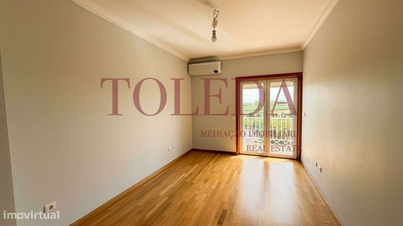 Moradia T3+1 com Terraço e Garagem-19