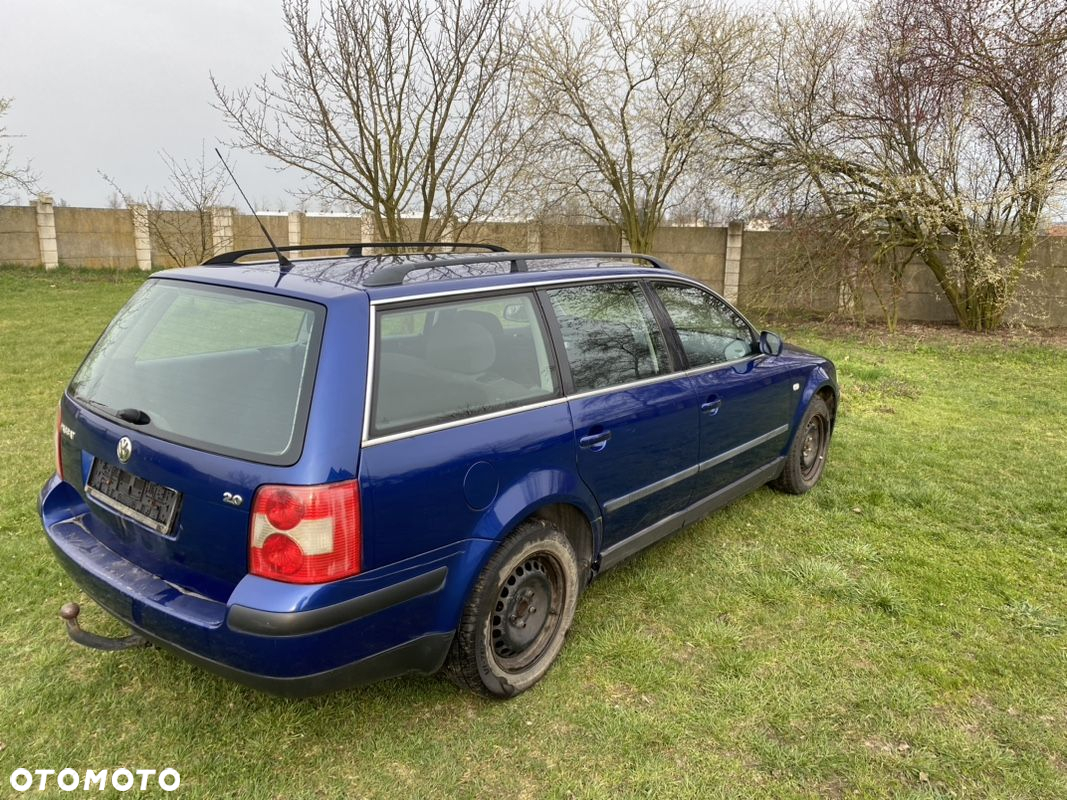 Volkswagen Passat 2.0 Comfortline - 3