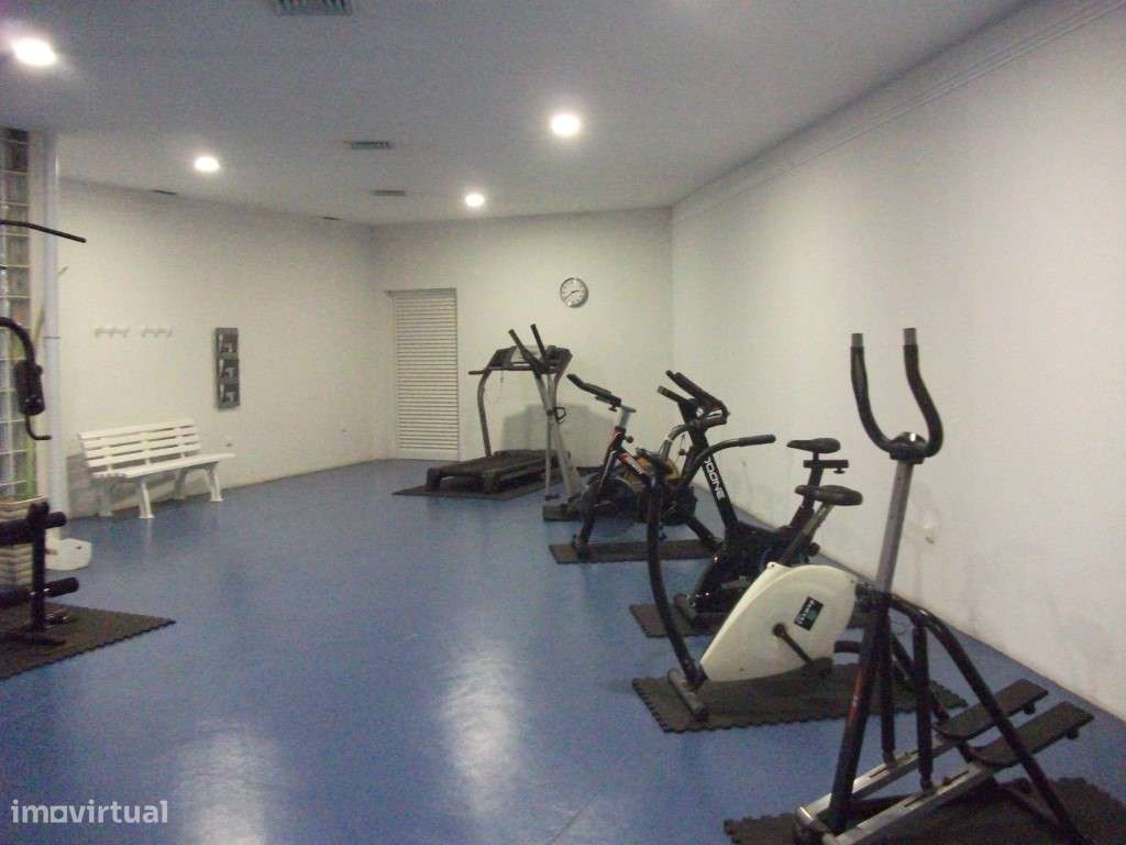 Vende-se T2 com ótima vista de mar-43