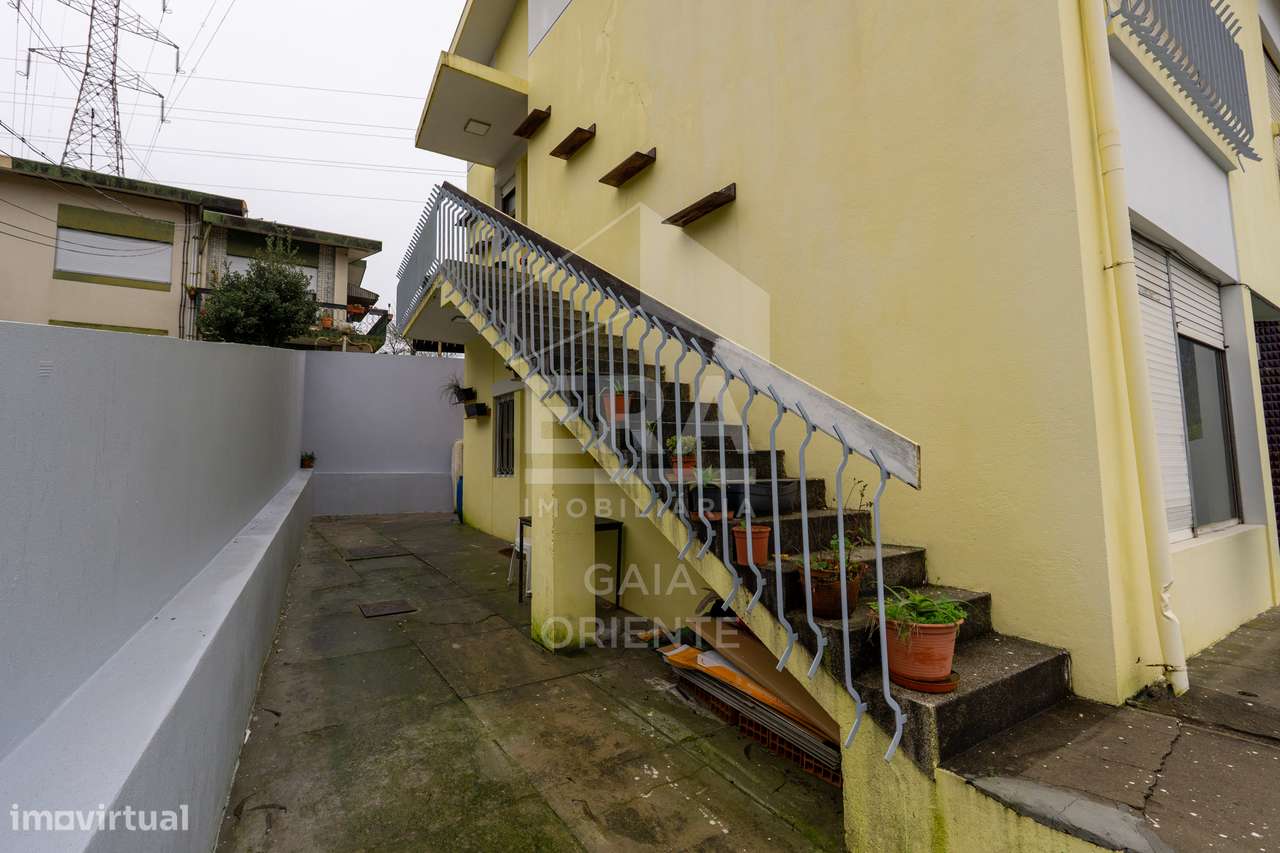 Moradia Isolada T5 com Terreno na N1-23