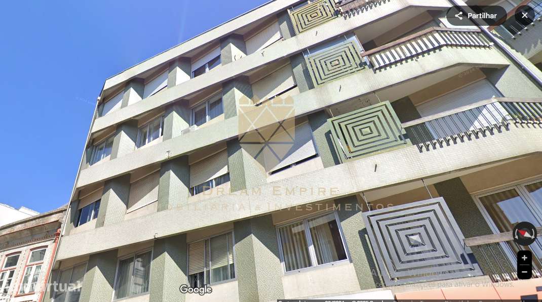 T4 com Potencial Extraordinário na Rua de Camões, Porto-10