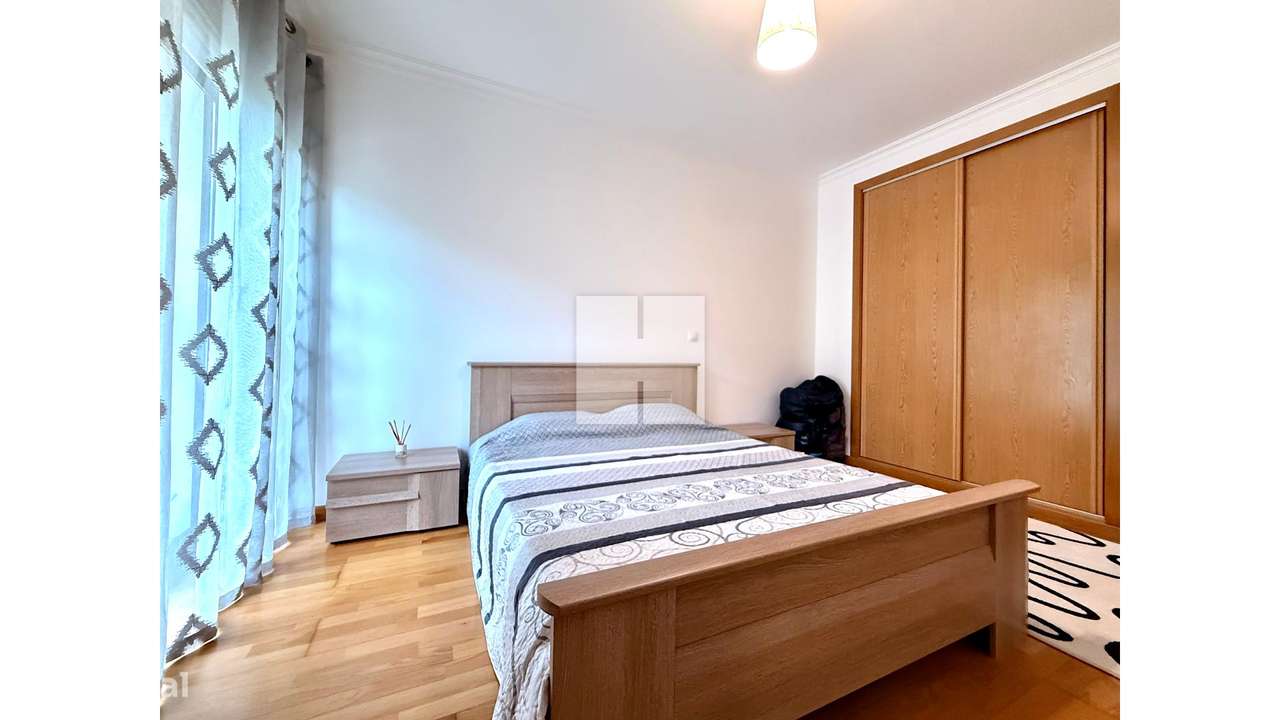 Apartamento T3 c/ Terraço e Garagem-32