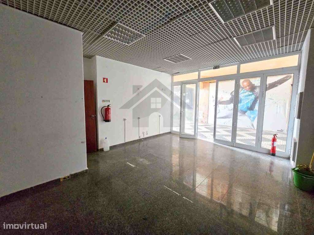 Loja para Arredamento Anual na Praia da Rocha - Grande imagem: 5/10