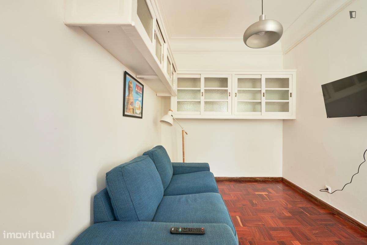 Quarto - localizado em São Sebastião Lisbon - Grande imagem: 3/24