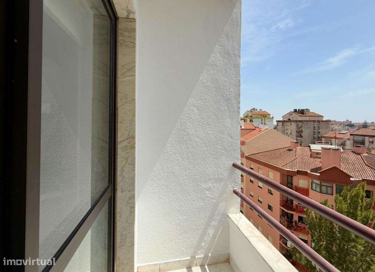 T1 com Parqueamento na Tapada das Mercês-3