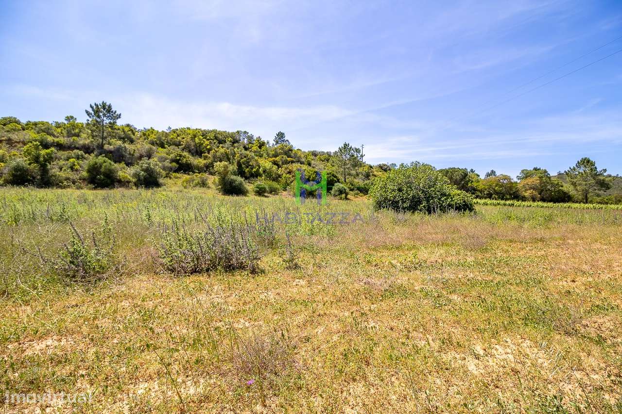 2 Parcelas de terreno rústico, com área total de 5.500 m2, com furo, p-9