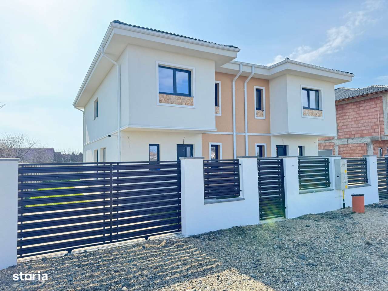 Duplex modern în Moșnița Veche – Asfalt / Toate Utilitatile-1